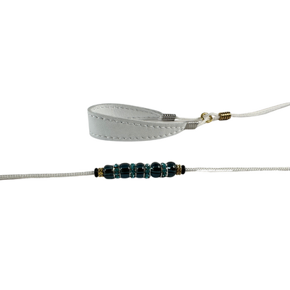 Sýningataumur með perlum - Hvítt