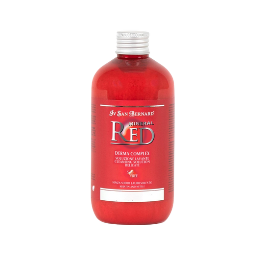 Hundaprýði Iv San Bernard Mineral Red Derma Complex SLS-free cleansing shampoo bottle for pets