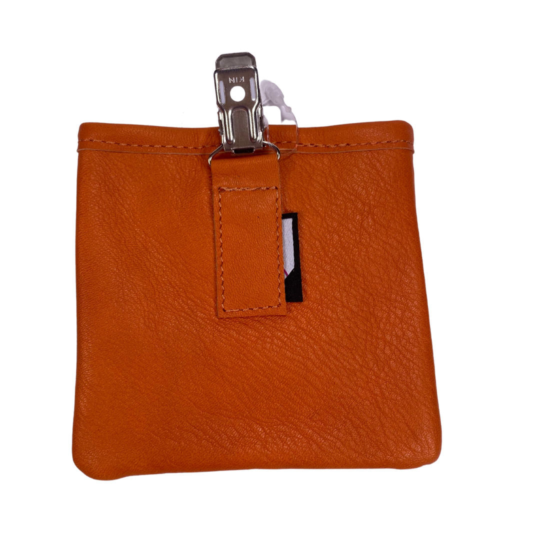 Nammibudda úr leðri - án beltis